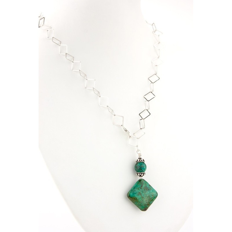 Collier chaine avec pendentif en turquoise