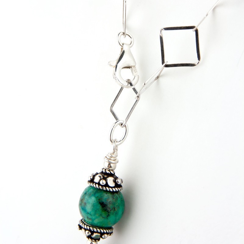Collier chaine avec pendentif en turquoise