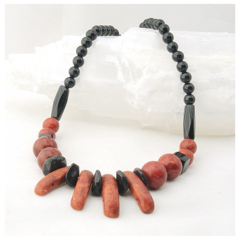 Collier en onyx et corail gorgone