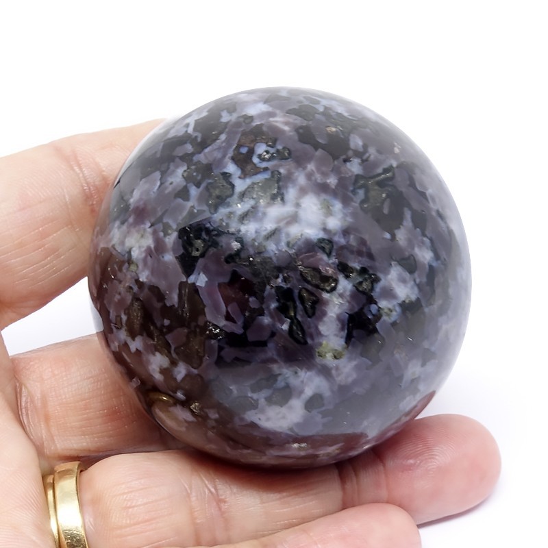 Sphère gabbro merlinite de Madagascar